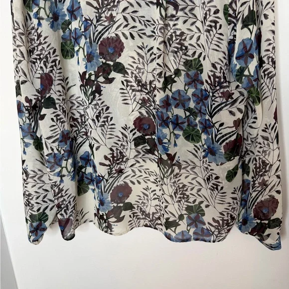 CAbi Blue and Purple Floral Shirt Size XL - Picture 9 of 11